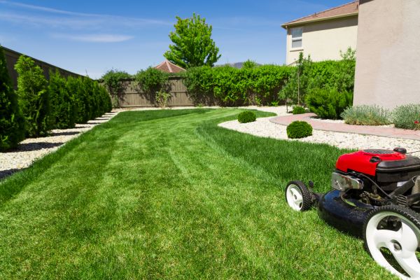 Residential Lawn Mowing in North Canton